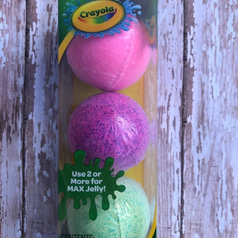 2 pack of 3 Crayola colorful jelly bath bombs